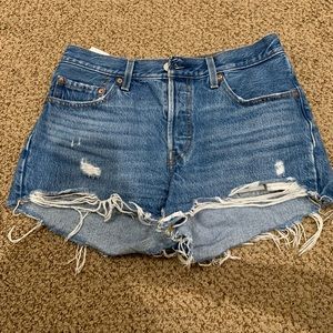 Levi’s 501 high waisted shorts size 27